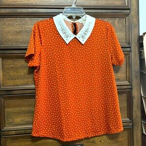 Women’s stretchy collared top M